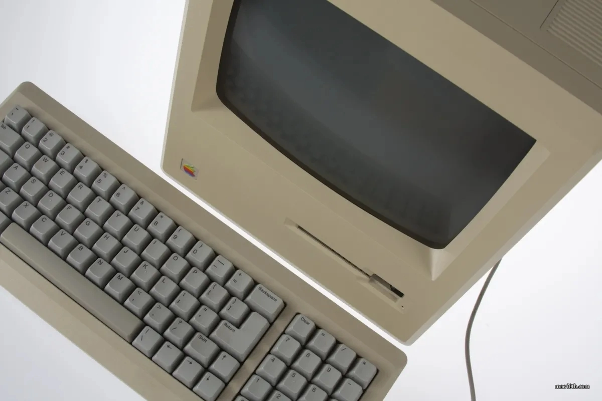 mac40th.com - Macintosh 512Ke (1986)