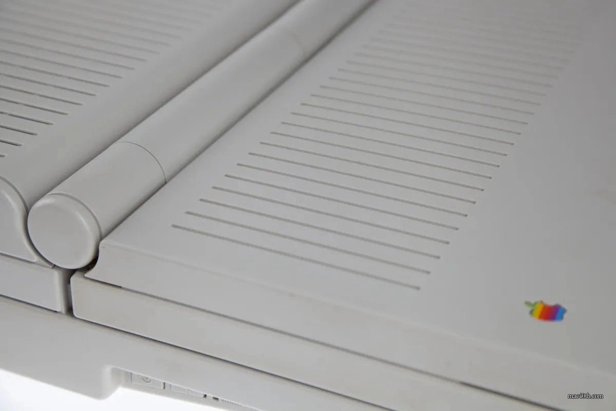 mac40th.com - Macintosh Portable (1989)