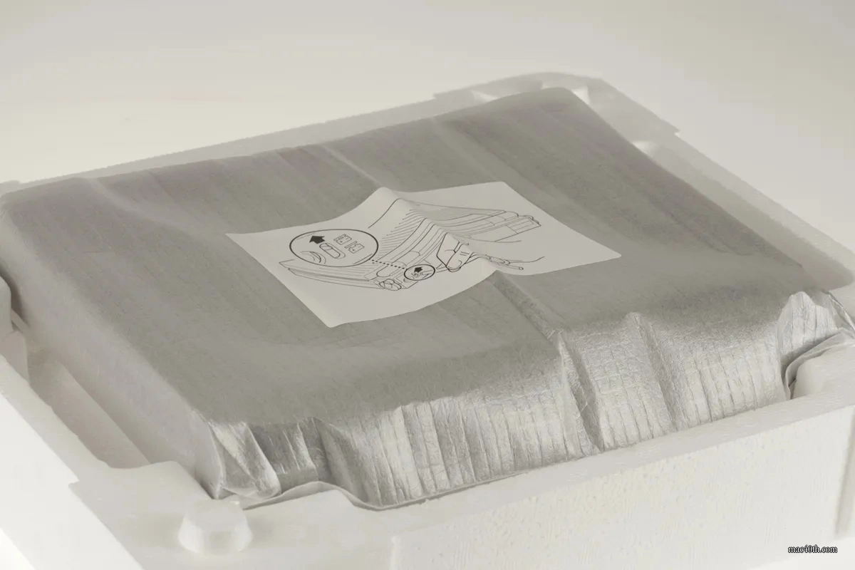 mac40th.com - Macintosh Powerbook 100 (1991)