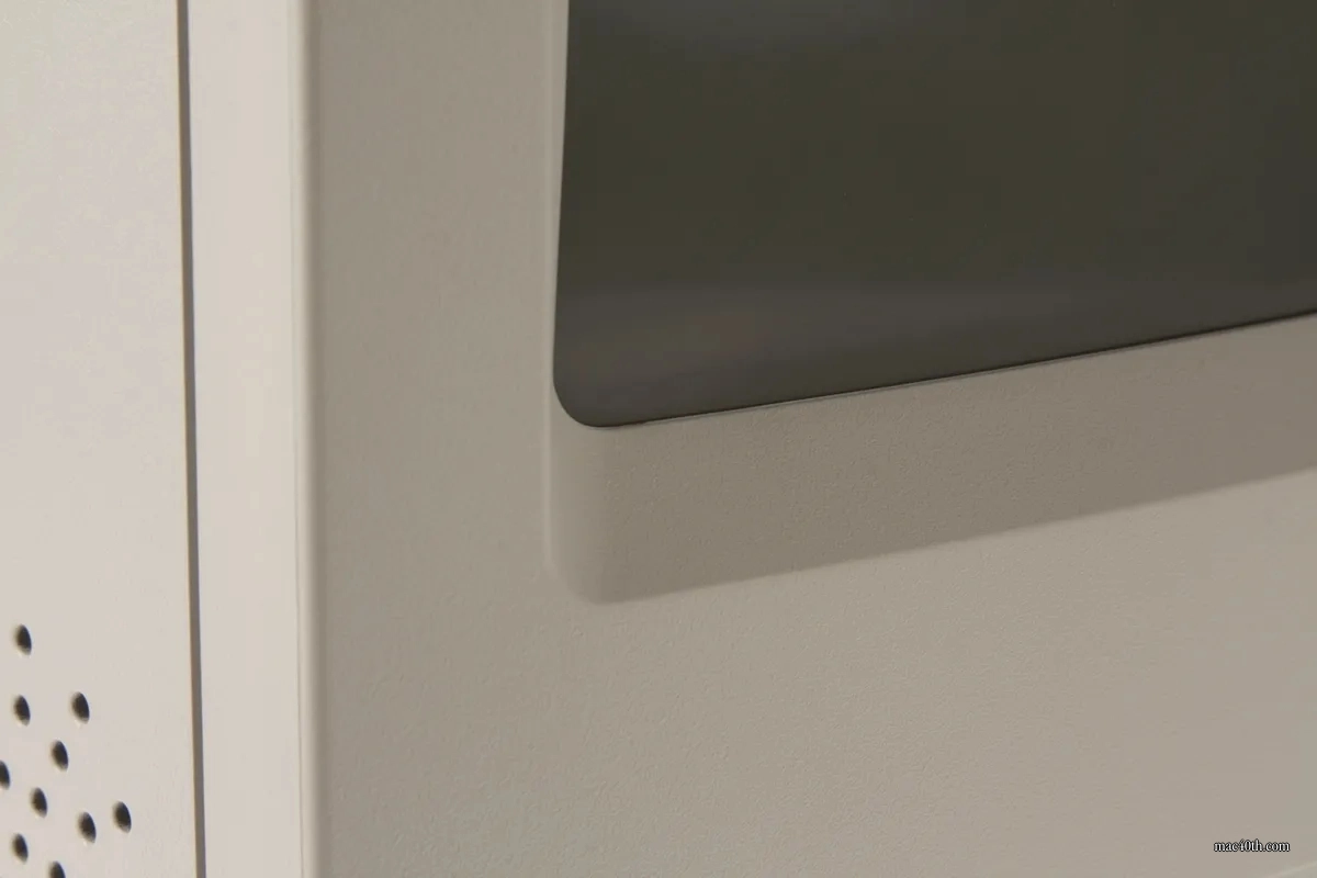 mac40th.com - Macintosh Classic II (1991)