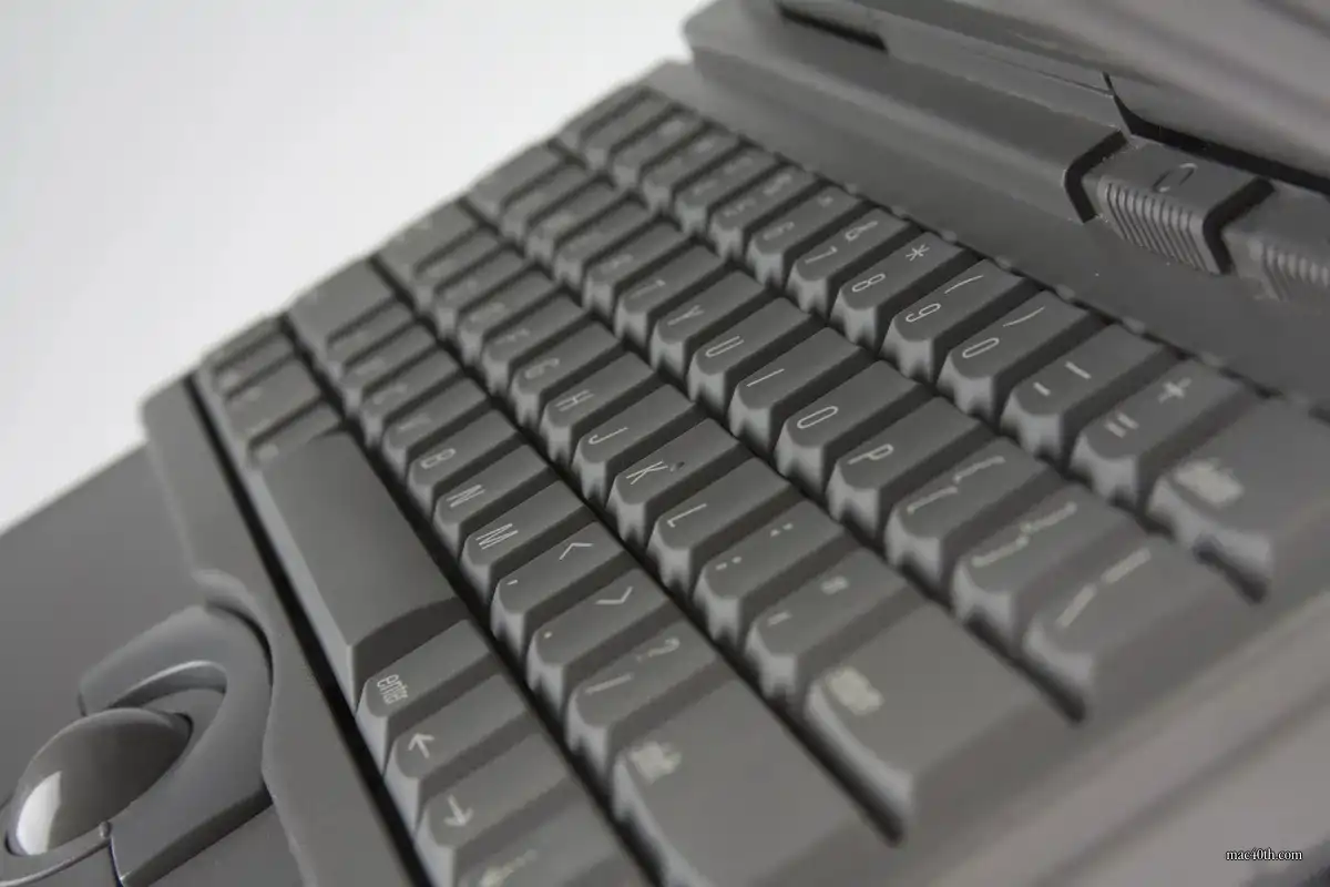 mac40th.com - Macintosh PowerBook 150 (1994)