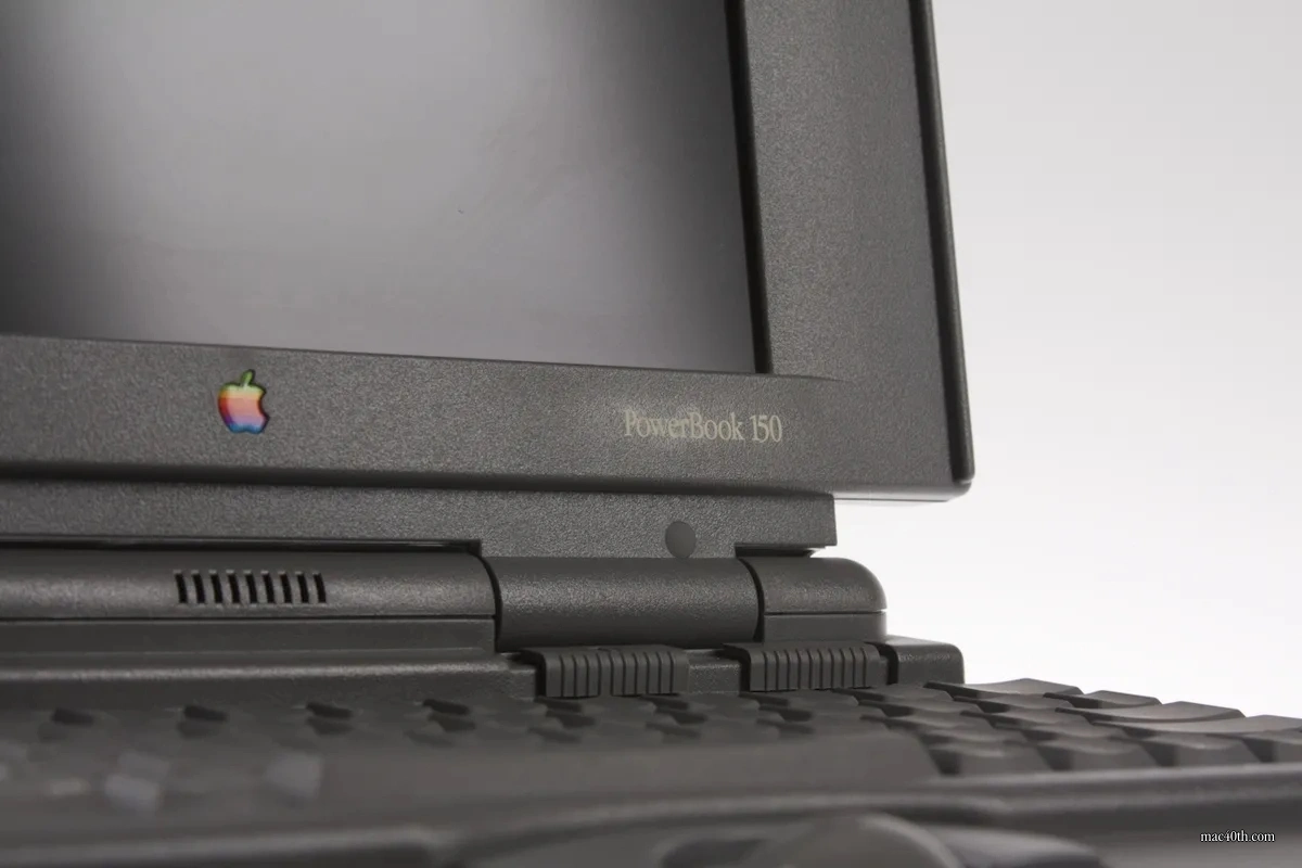 mac40th.com - Macintosh PowerBook 150 (1992)