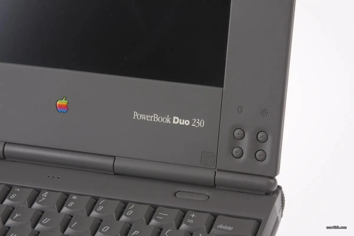 mac40th.com - Macintosh PowerBook Duo 230 (1994)