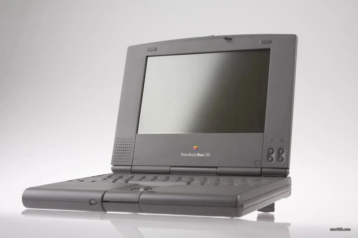 mac40th.com - Macintosh PowerBook Duo 250 (1995)