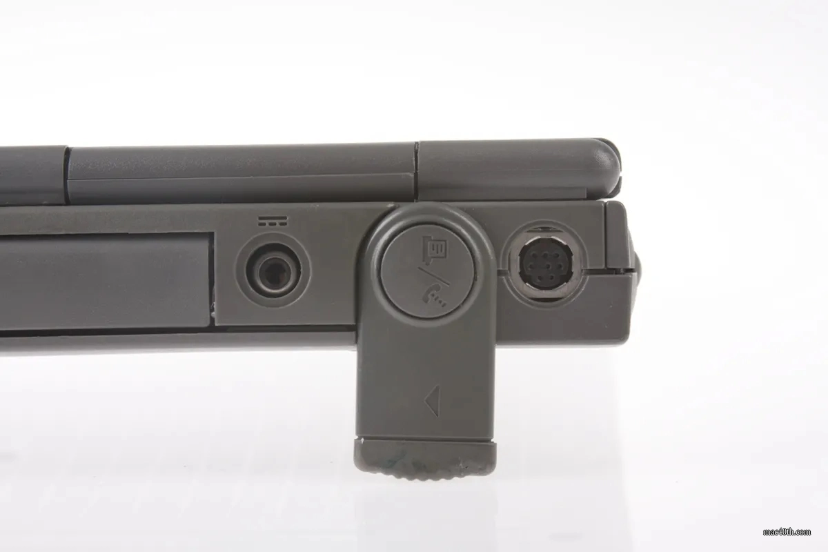 mac40th.com - Macintosh PowerBook Duo 210 (1992)