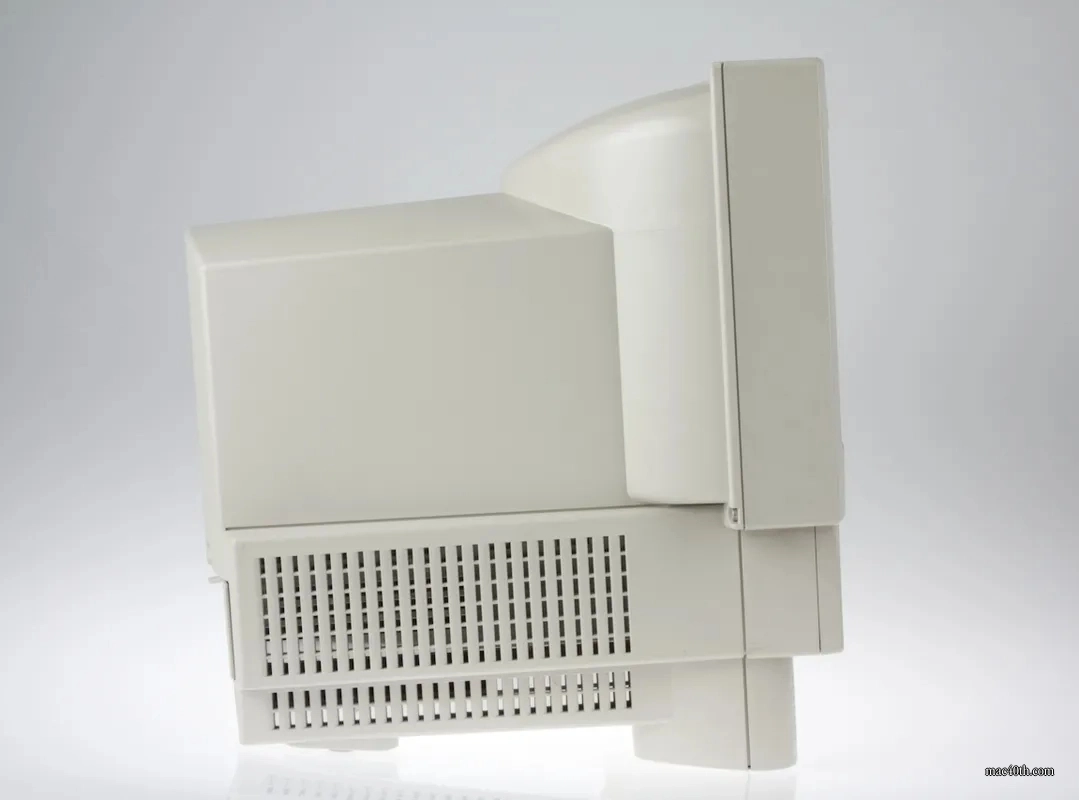 mac40th.com - Macintosh LC520 (1993)