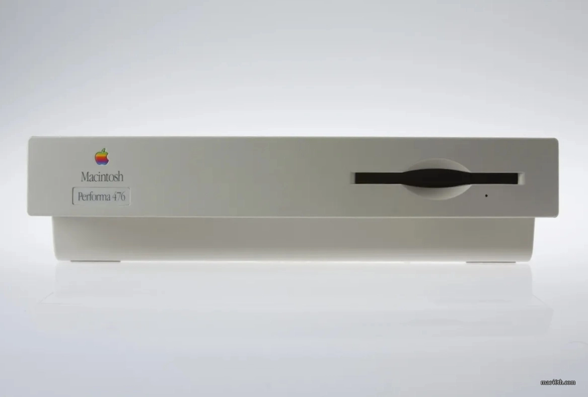 mac40th.com - Macintosh Performa 476 (1993)