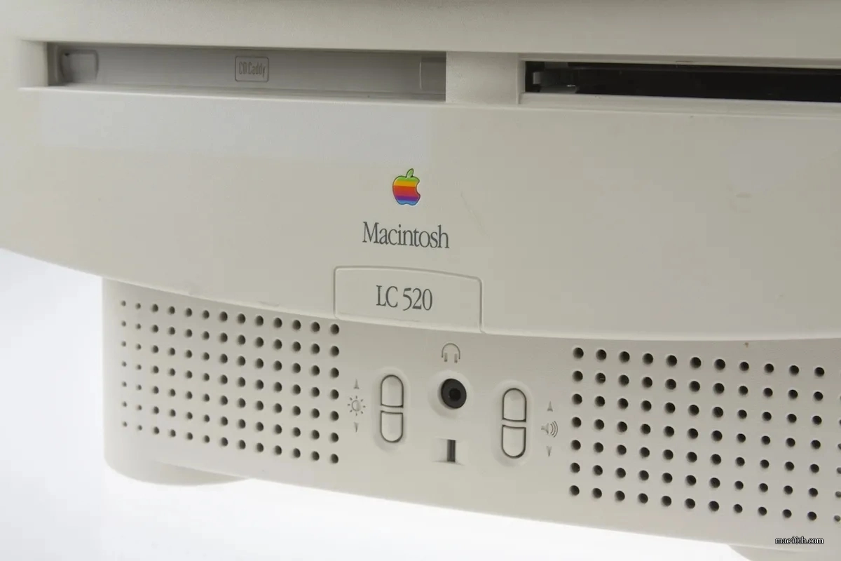 mac40th.com - Macintosh LC520 (1993)