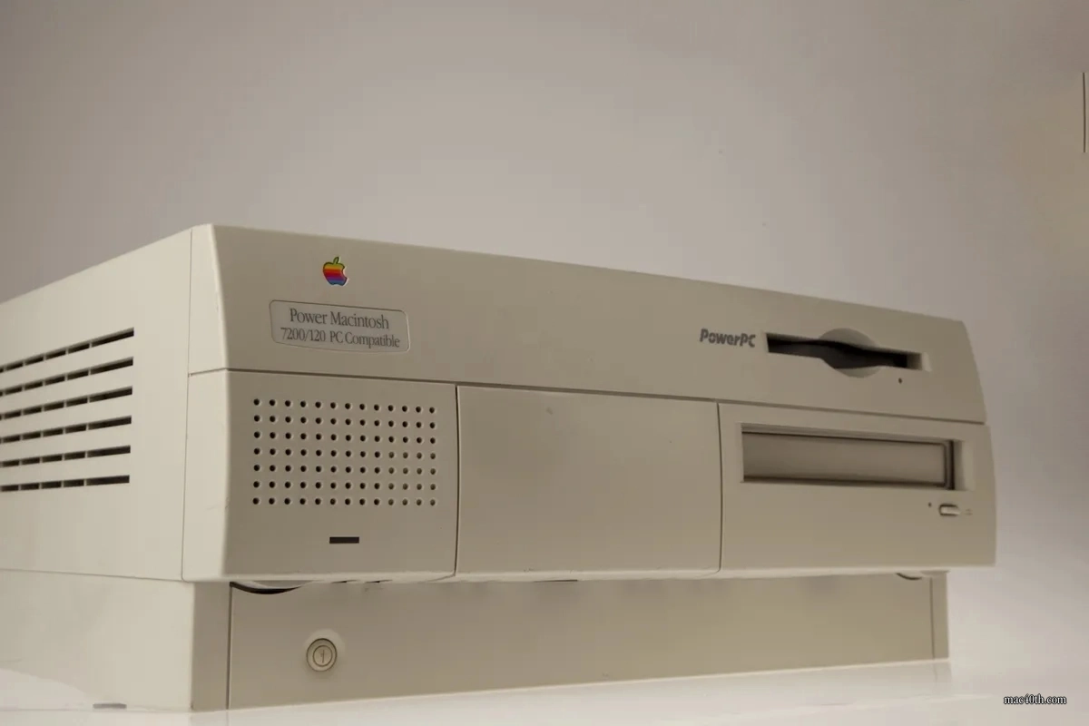 mac40th.com - Power Macintosh 7200 (1995)