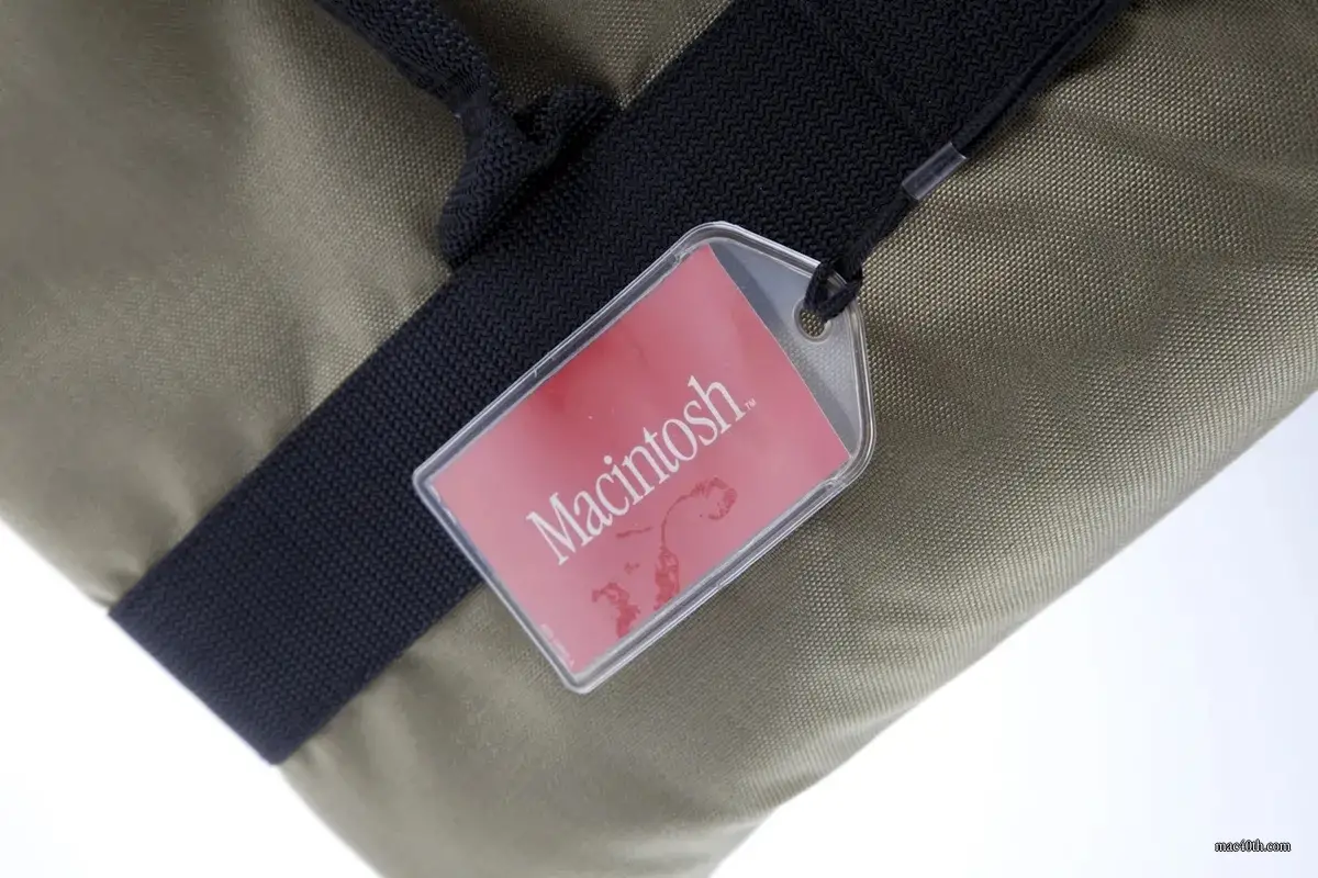 mac40th.com - Macintosh Carrying Case (1984)