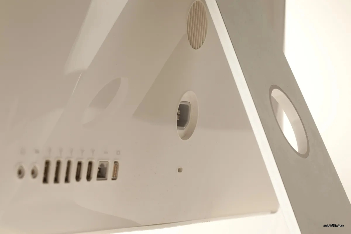 mac40th.com - iMac G5 (2004)