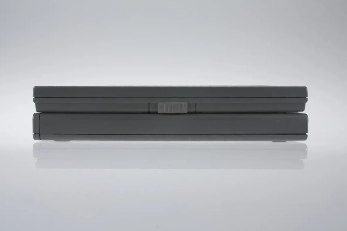 mac40th.com - Macintosh PowerBook 160 (1992)