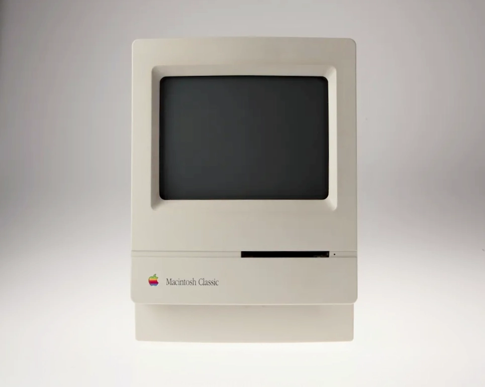 mac40th.com - Macintosh Classic (1990)