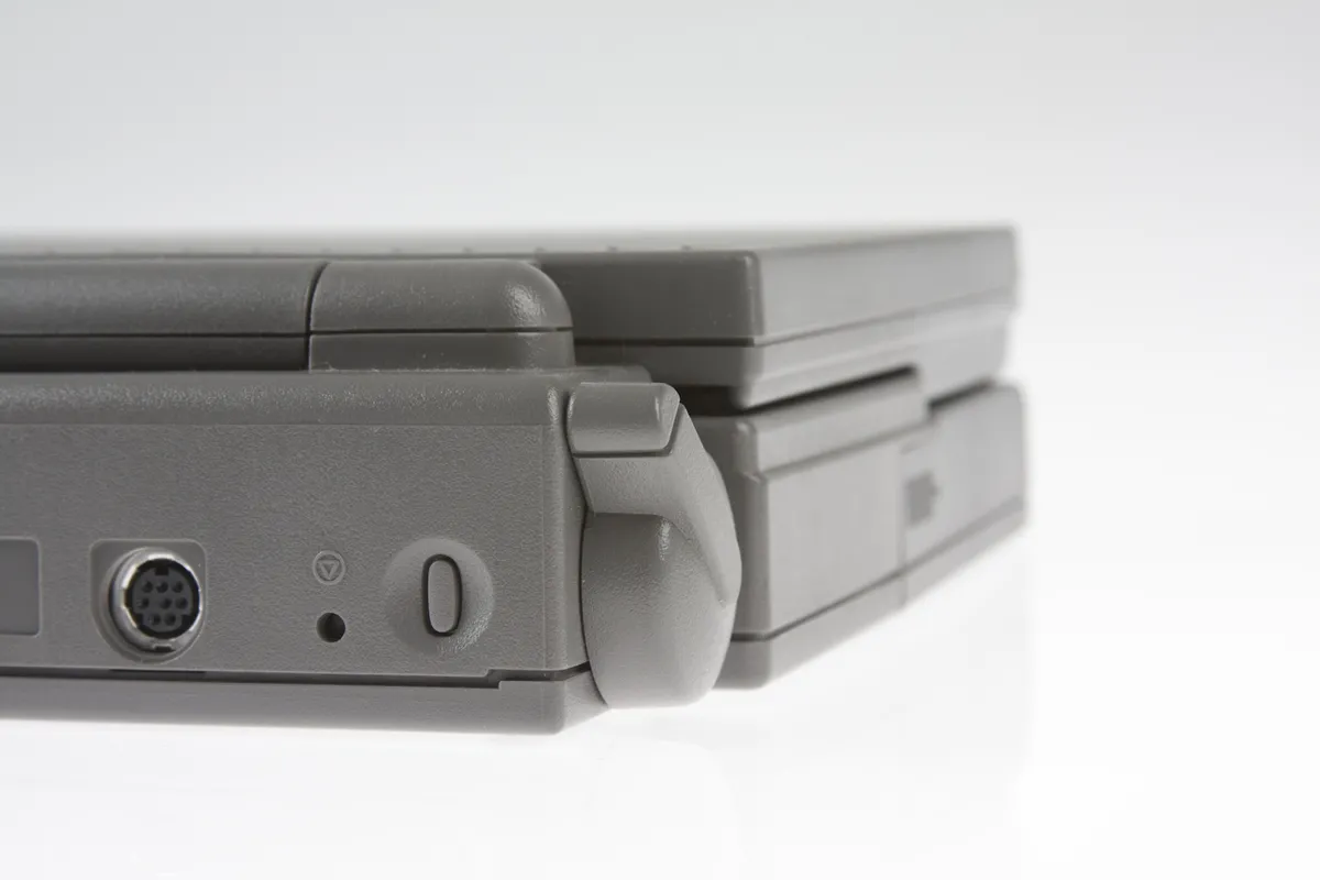 mac40th.com - Macintosh PowerBook 150 (1994)