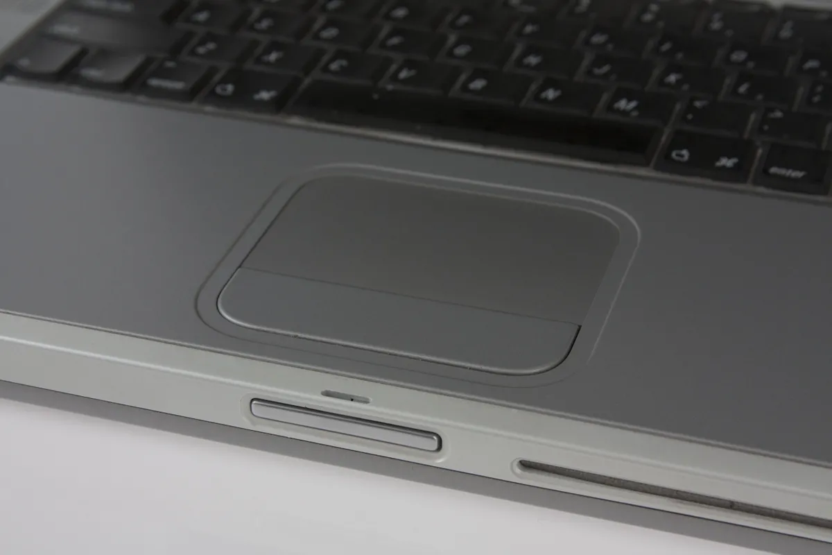 mac40th.com - Macintosh PowerBook G4 (2001)