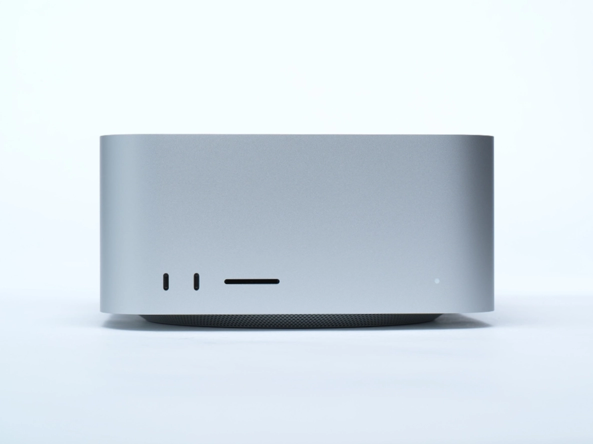 mac40th.com - Mac Studio (2022)