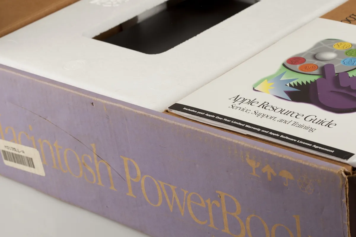 mac40th.com - Macintosh PowerBook 5300 (1995)