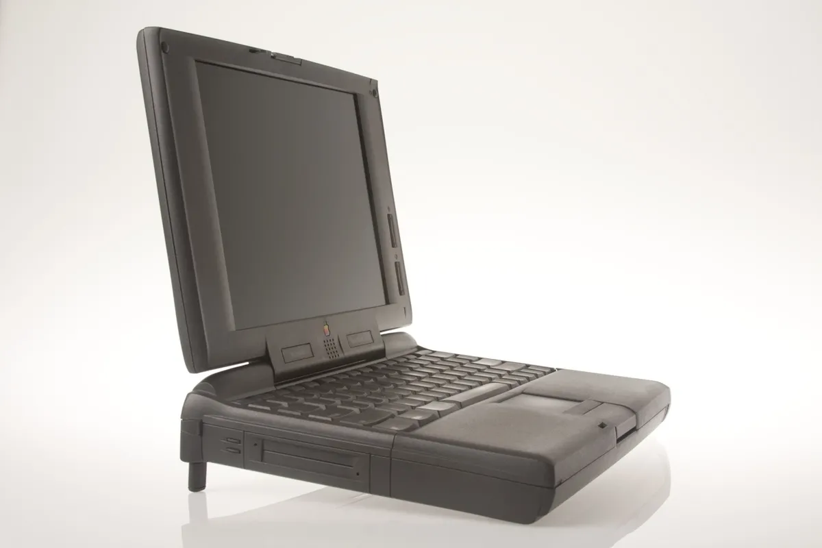 mac40th.com - Macintosh PowerBook 190cs (1996)