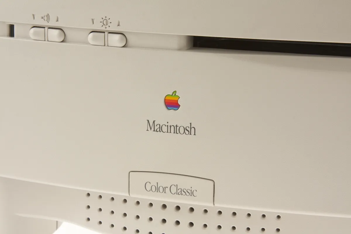 mac40th.com - Macintosh Color Classic (1993)
