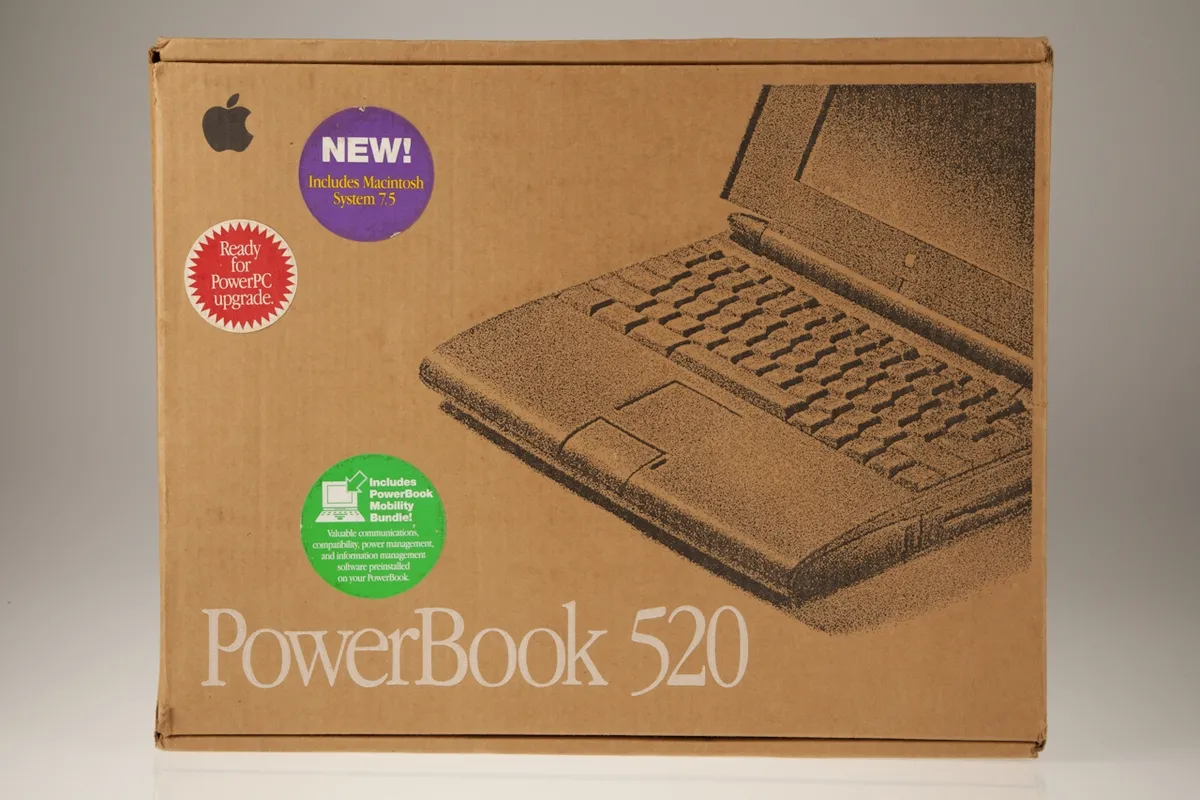 mac40th.com - Macintosh PowerBook 520 (1994)