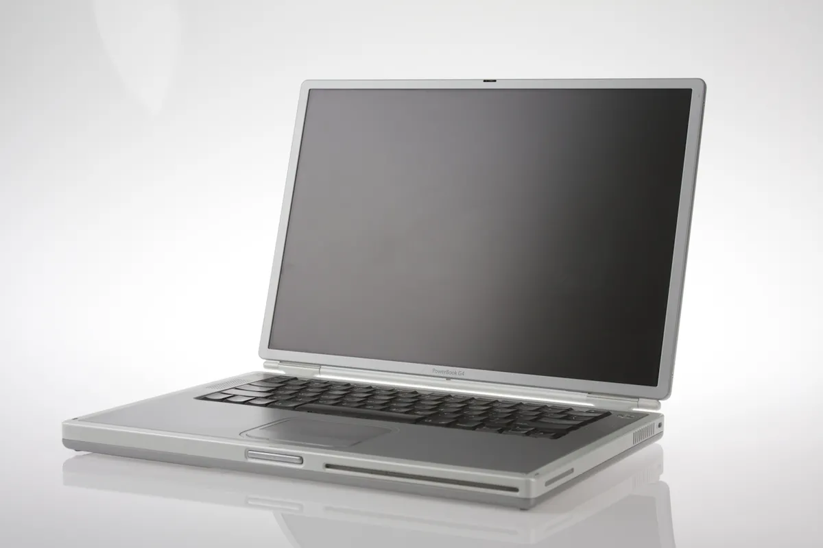 mac40th.com - Macintosh PowerBook G4 (2001)