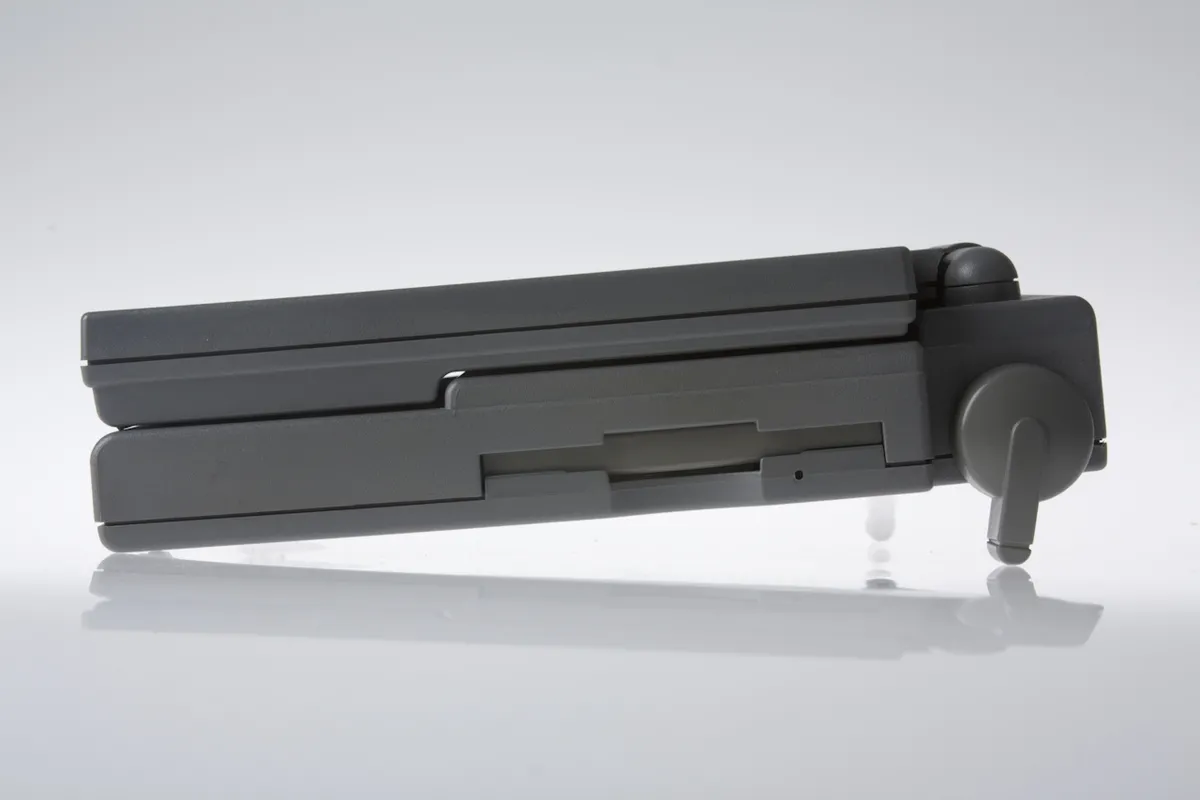 mac40th.com - Macintosh PowerBook 140 (1991)