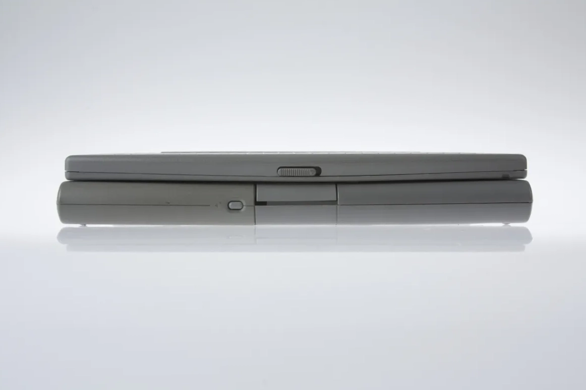 mac40th.com - Macintosh PowerBook Duo 280c (1994)