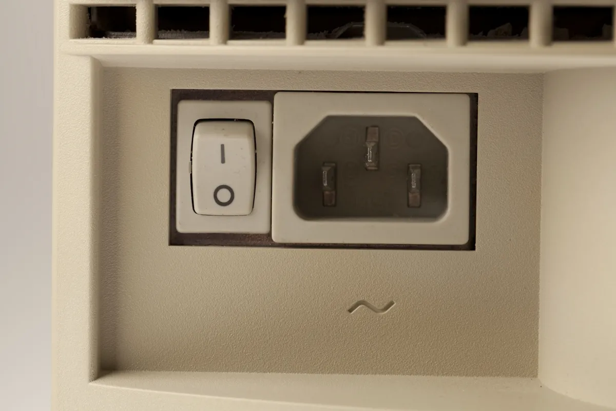 mac40th.com - Macintosh Color Classic II (1993)