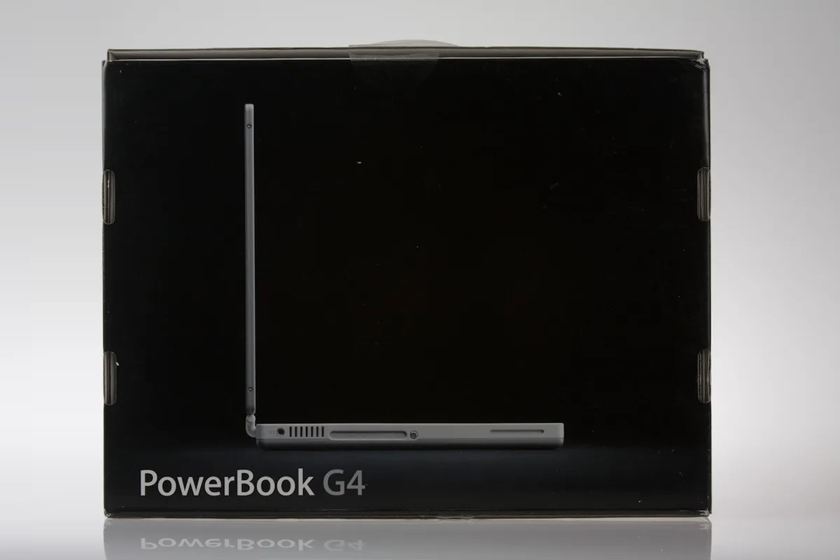 mac40th.com - Macintosh PowerBook G4 (2001)