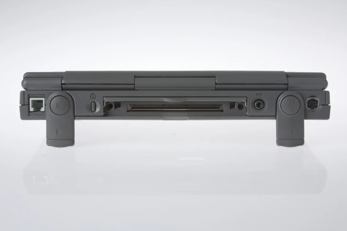 mac40th.com - Macintosh PowerBook Duo 2300 (1995)