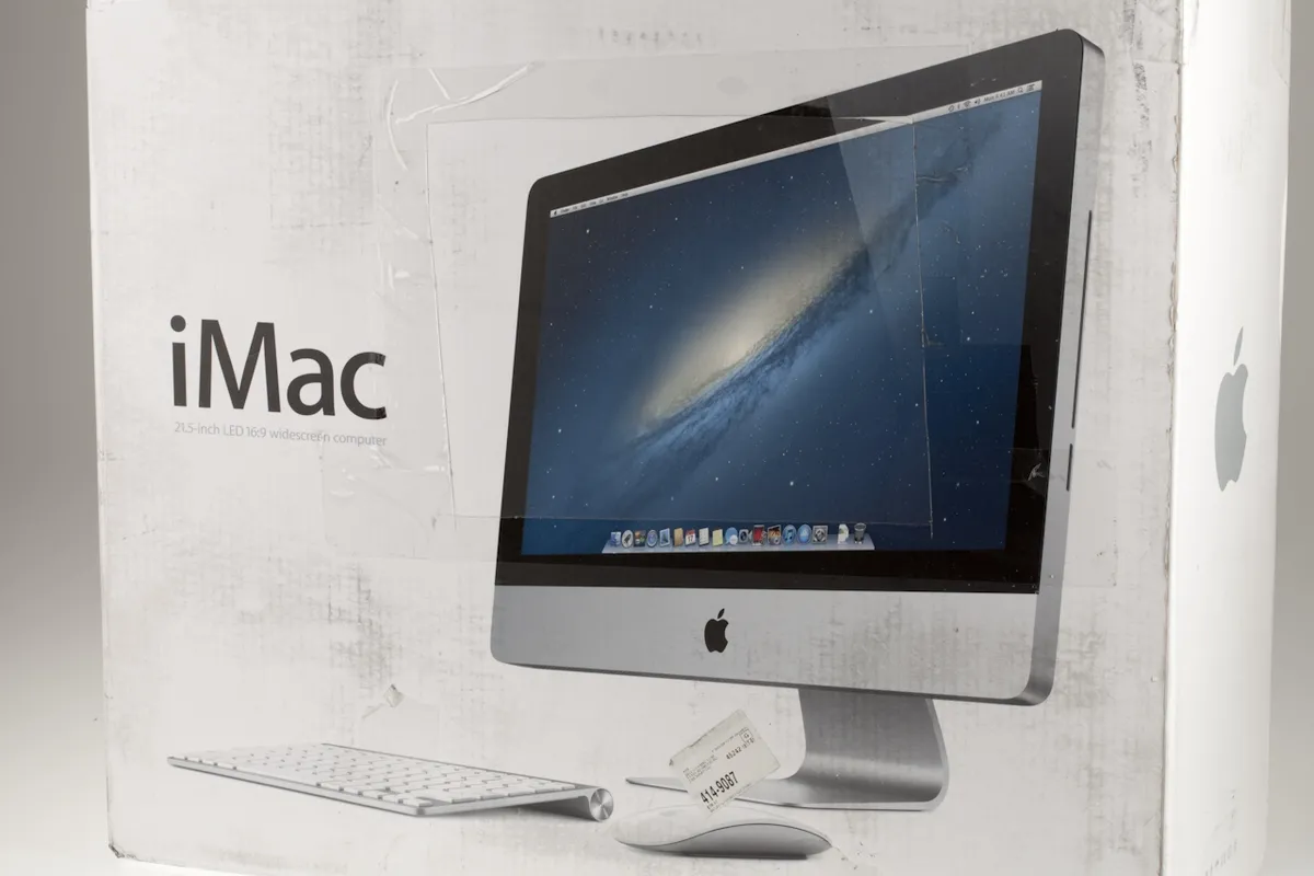 mac40th.com - iMac (2010)