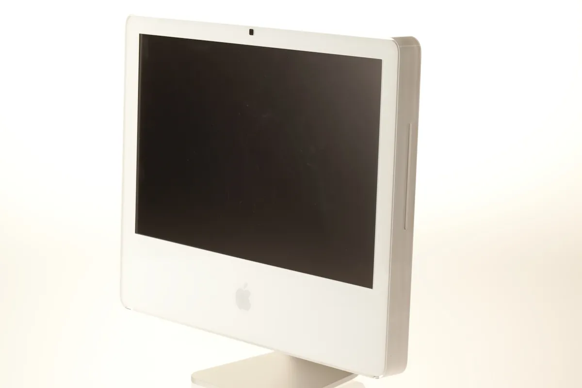 mac40th.com - iMac G5 (2004)