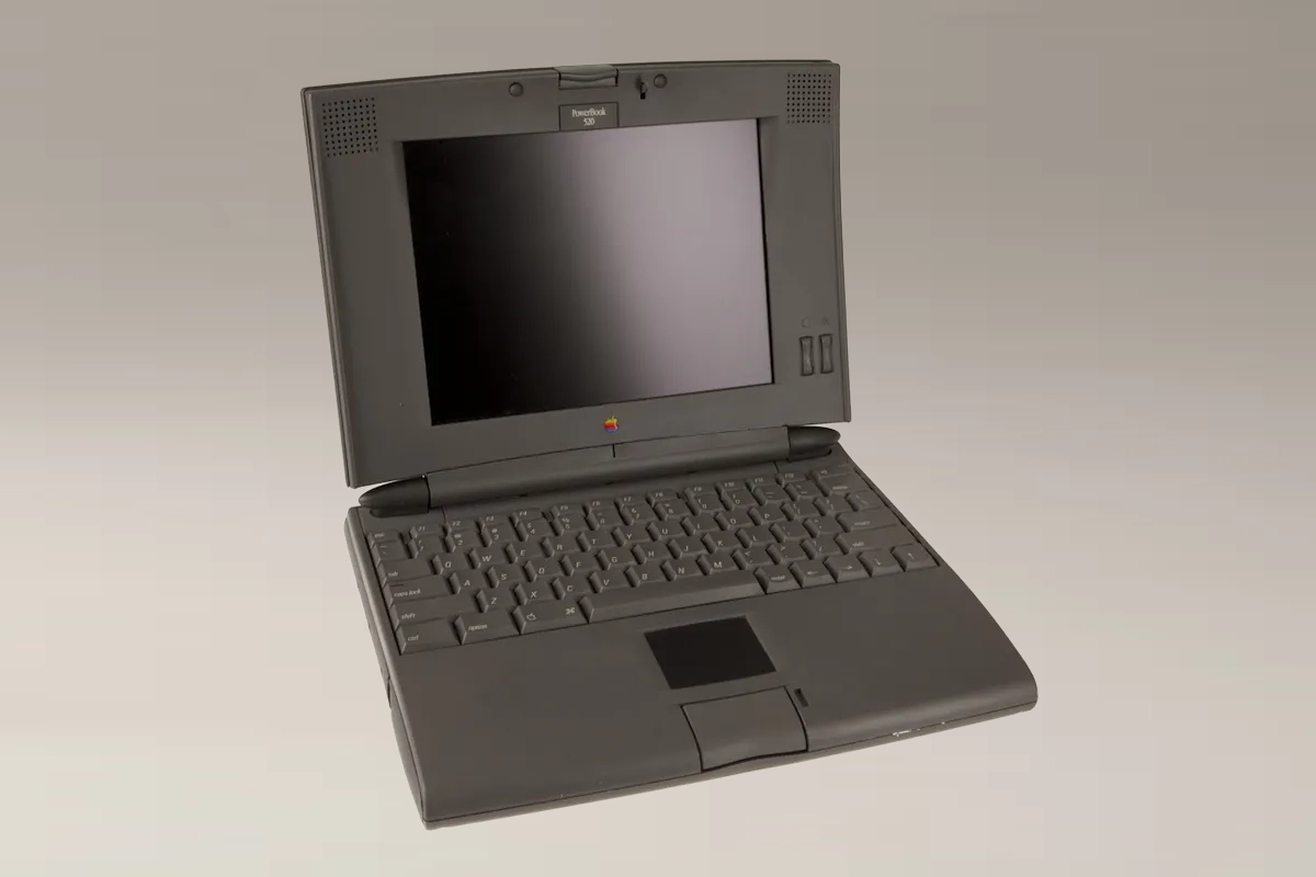 mac40th.com - Macintosh PowerBook 520 (1994)