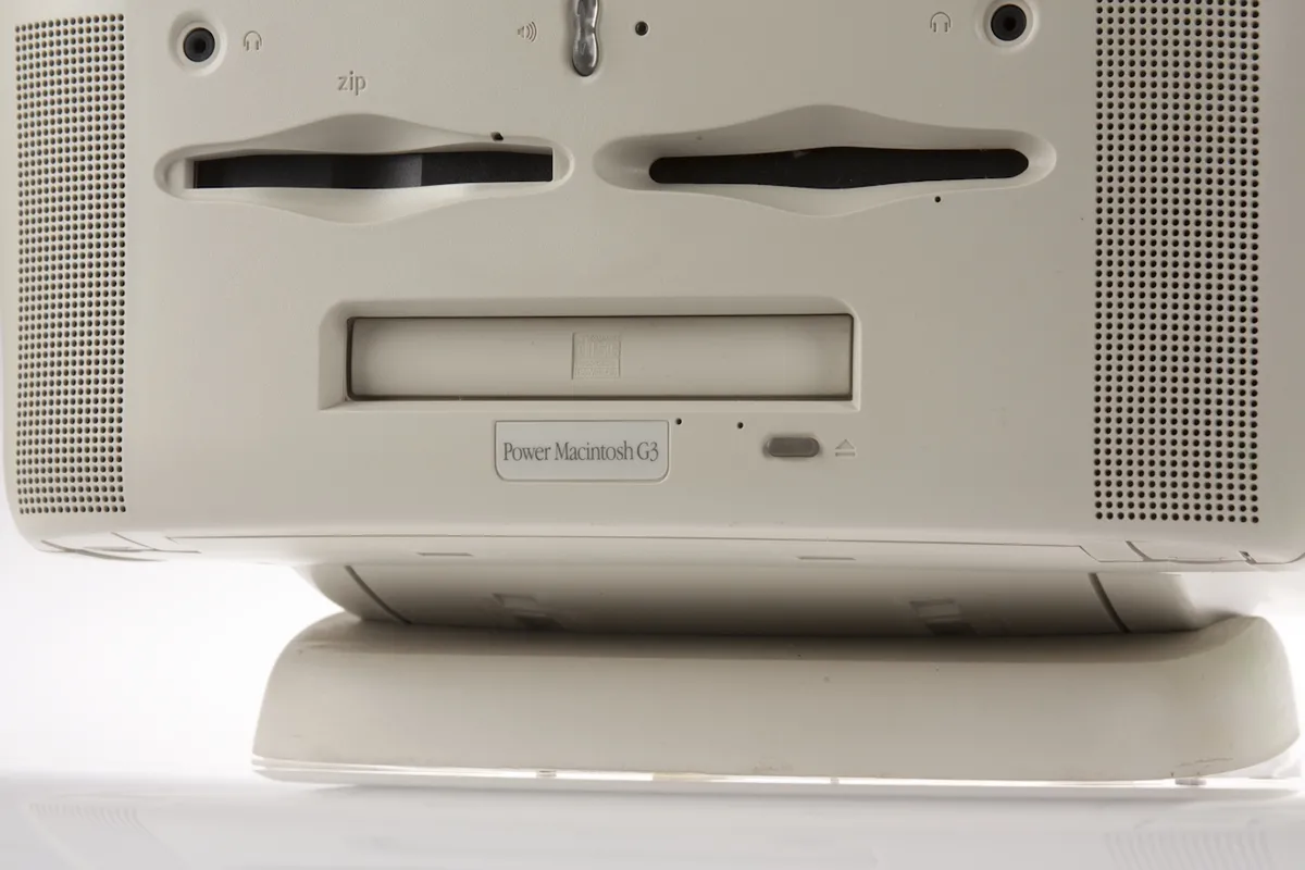 mac40th.com - Power Macintosh G3 AIO (1998)