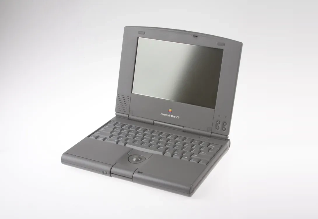 mac40th.com - Macintosh PowerBook Duo 250 (1993)