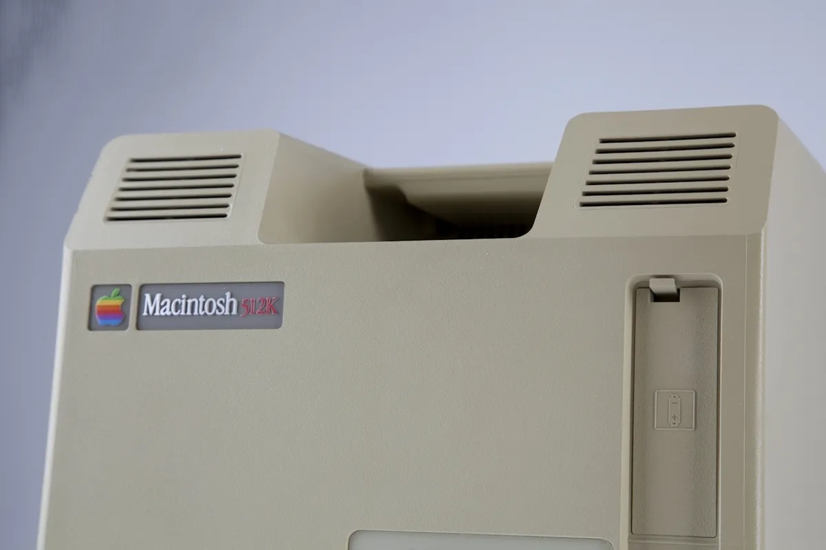 mac40th.com - Macintosh 512K (1984)