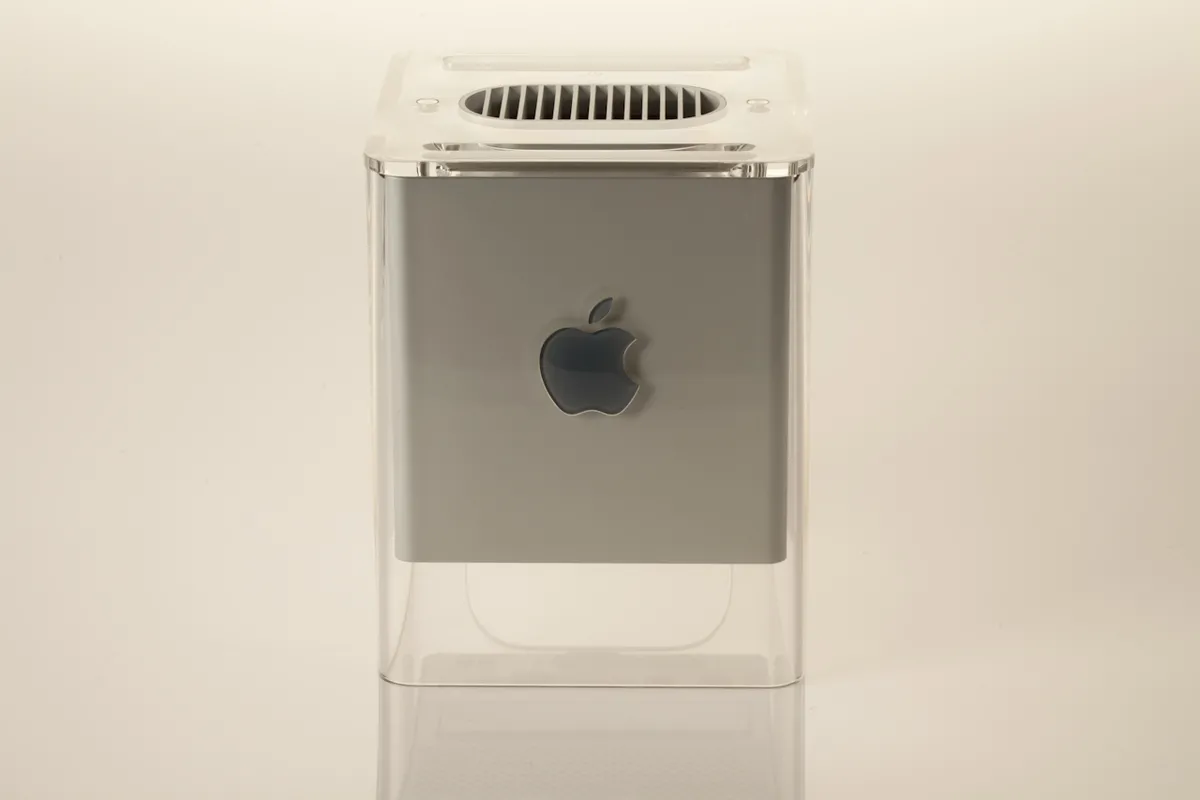 mac40th.com - PowerMac G4 Cube (2000)