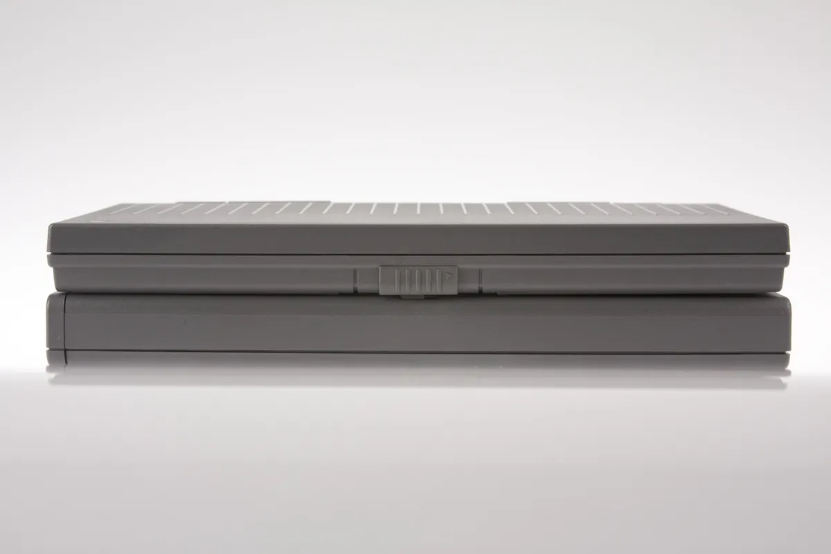 mac40th.com - Macintosh PowerBook 145 (1992)