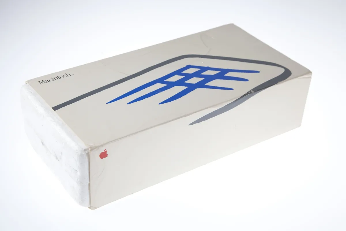 mac40th.com - Macintosh 512K (1984)