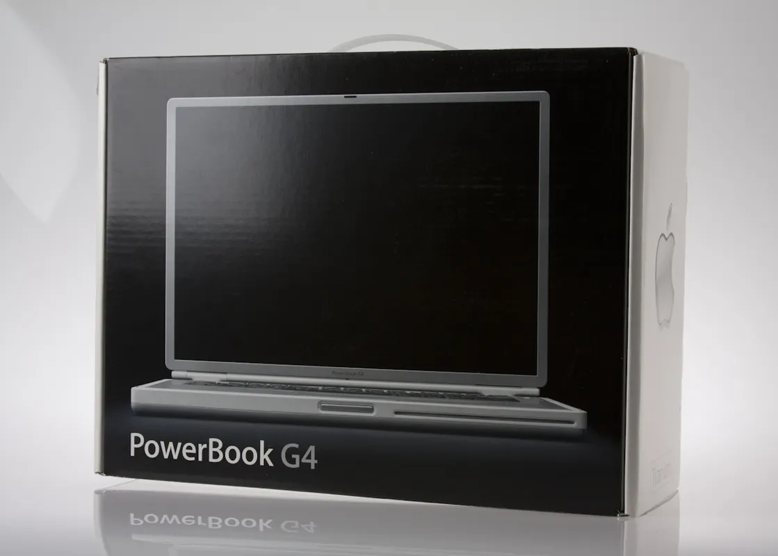 mac40th.com - Macintosh PowerBook G4 (2006)