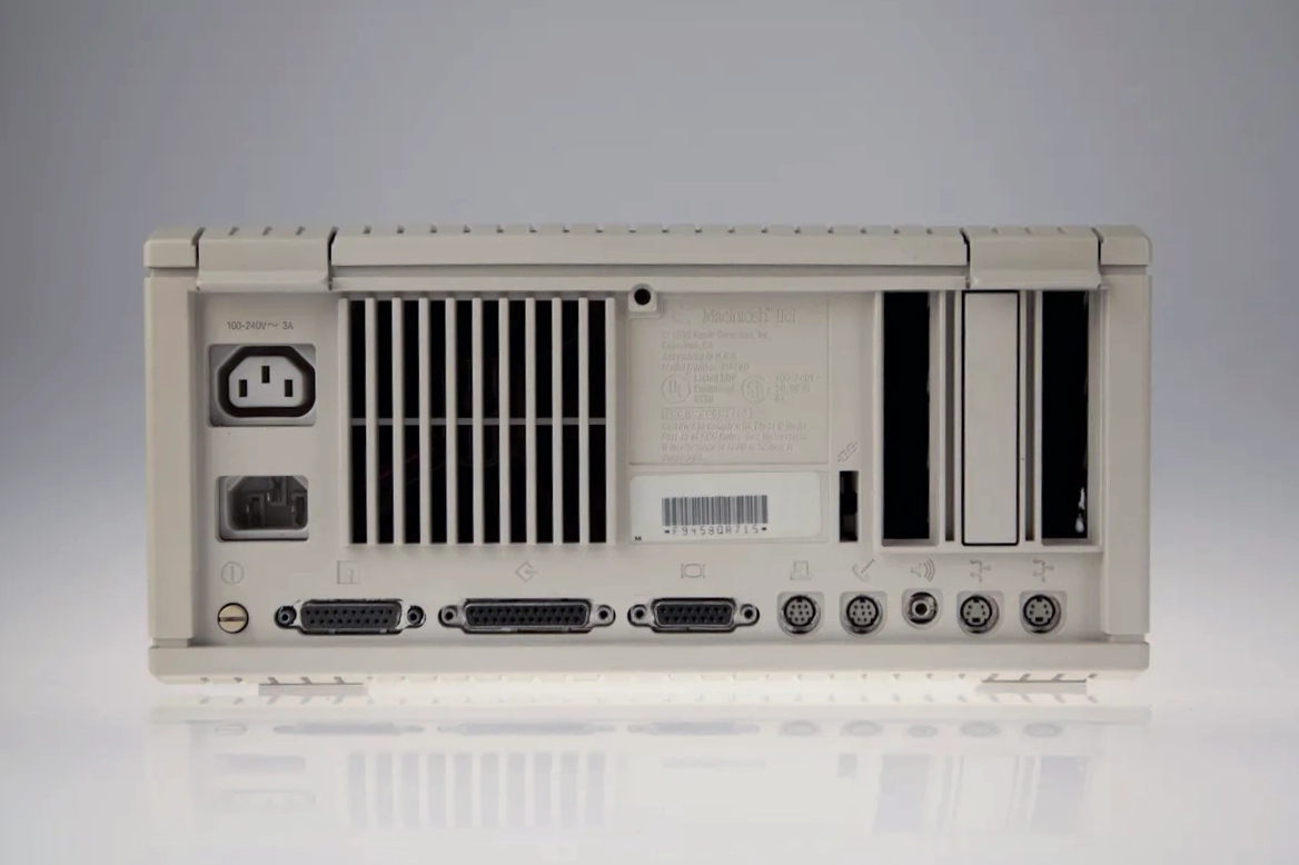 mac40th.com - Macintosh IIci (1989)