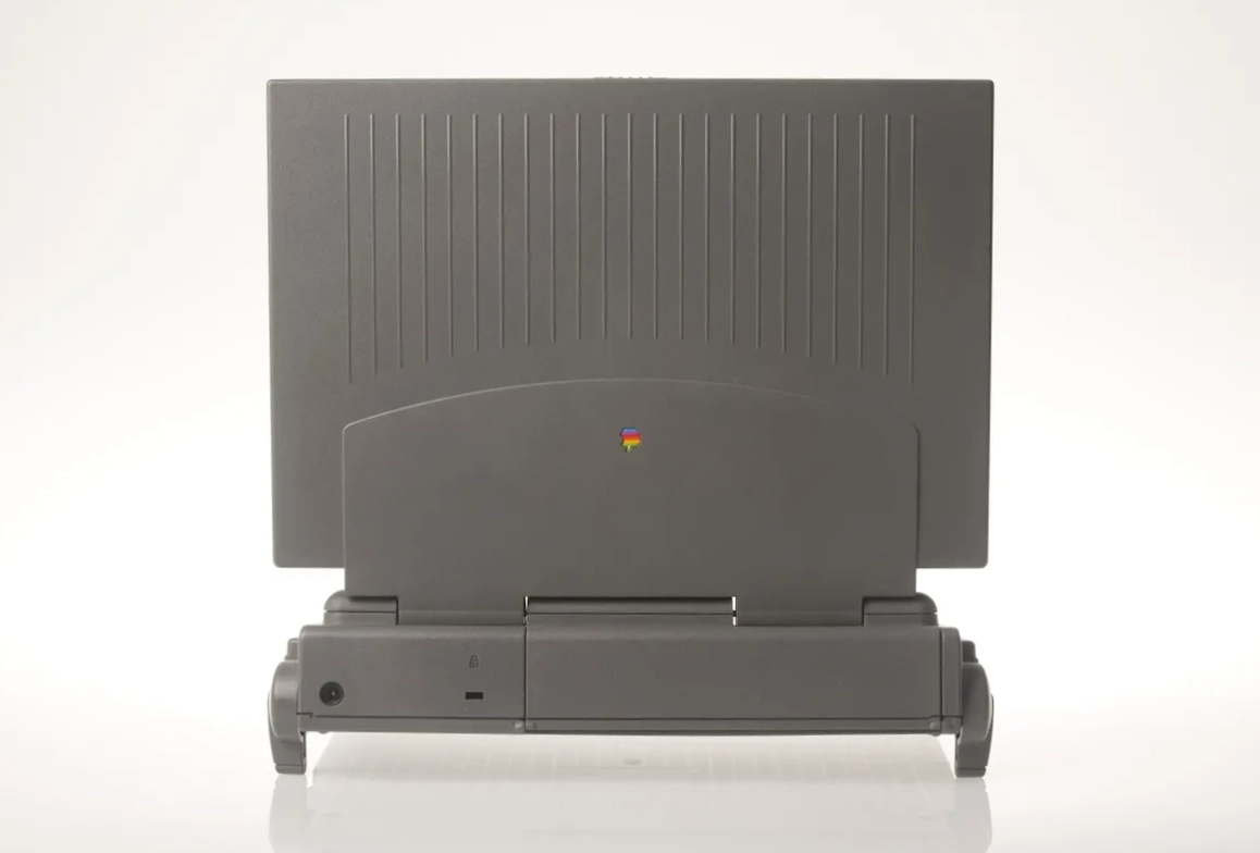 mac40th.com - Macintosh PowerBook 165c (1992)