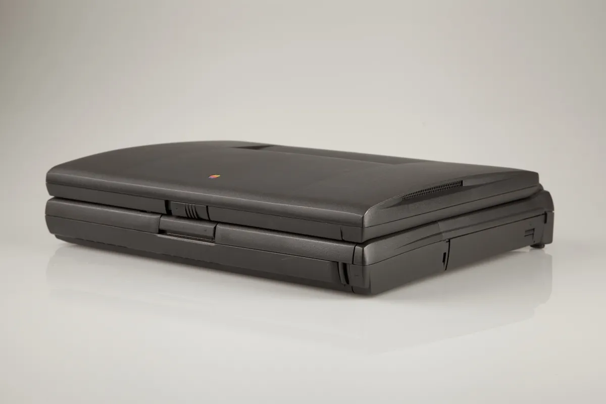 mac40th.com - Macintosh PowerBook 3400c (1997)