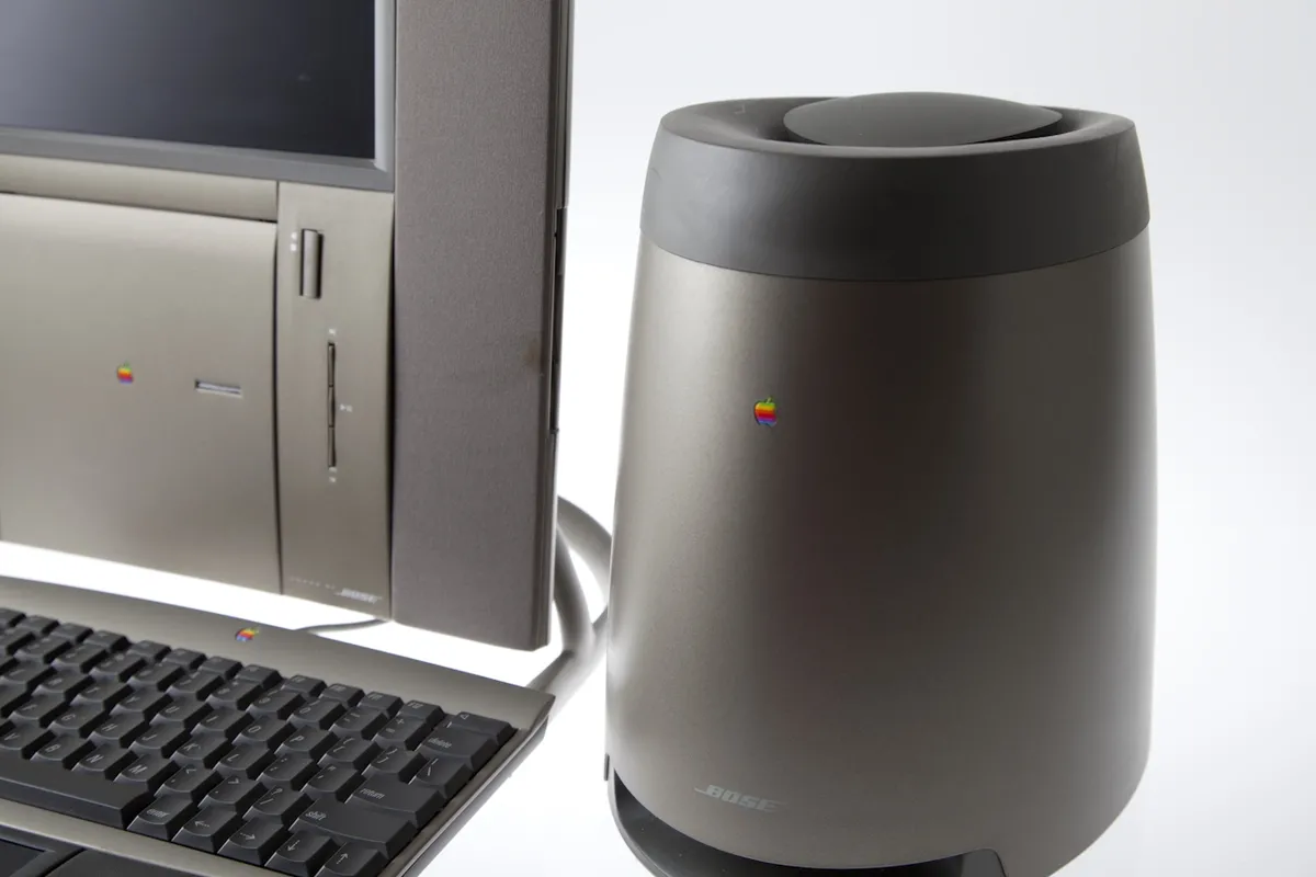 mac40th.com - 20th Anniversary Macintosh (1997)
