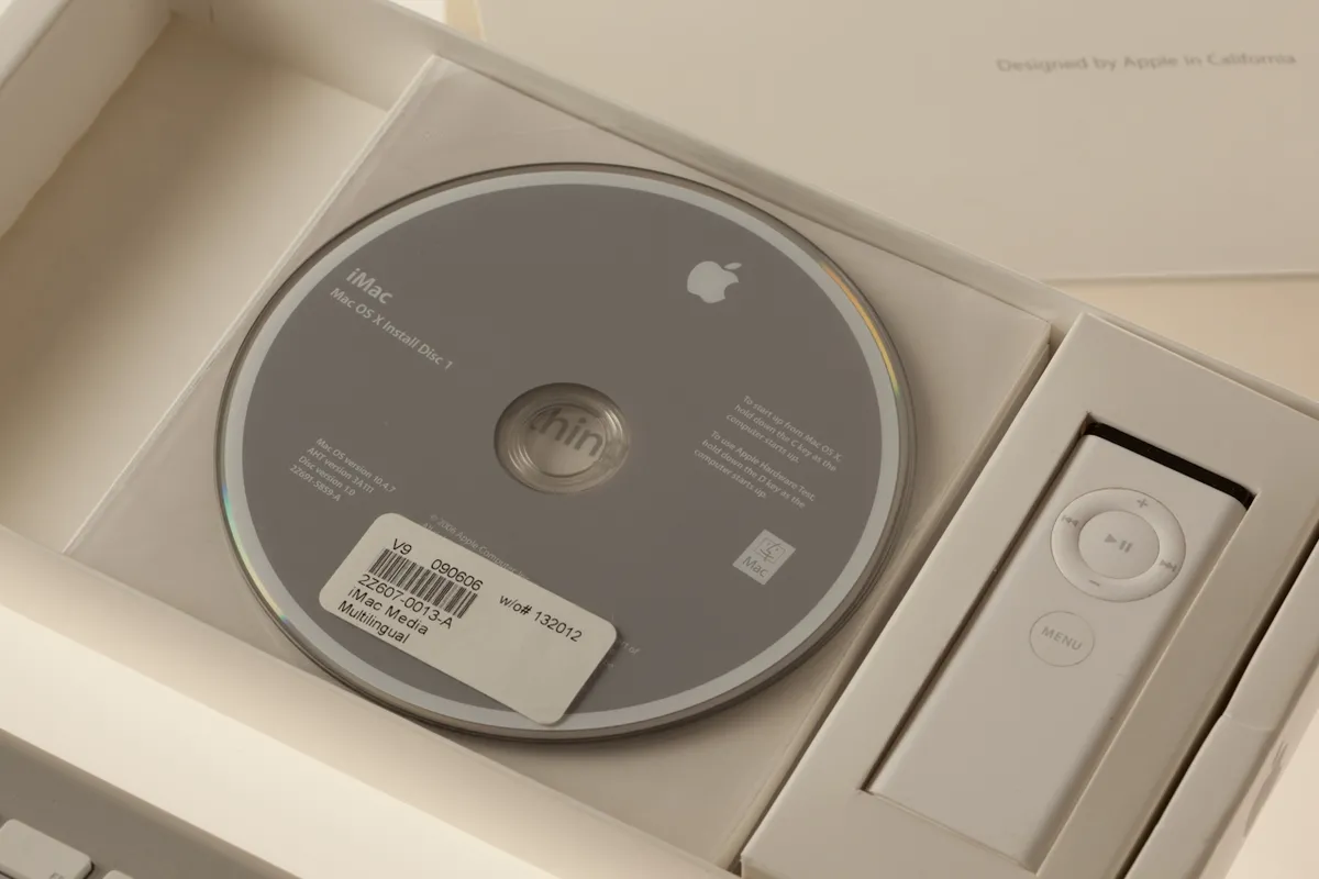 mac40th.com - iMac G5 (2004)