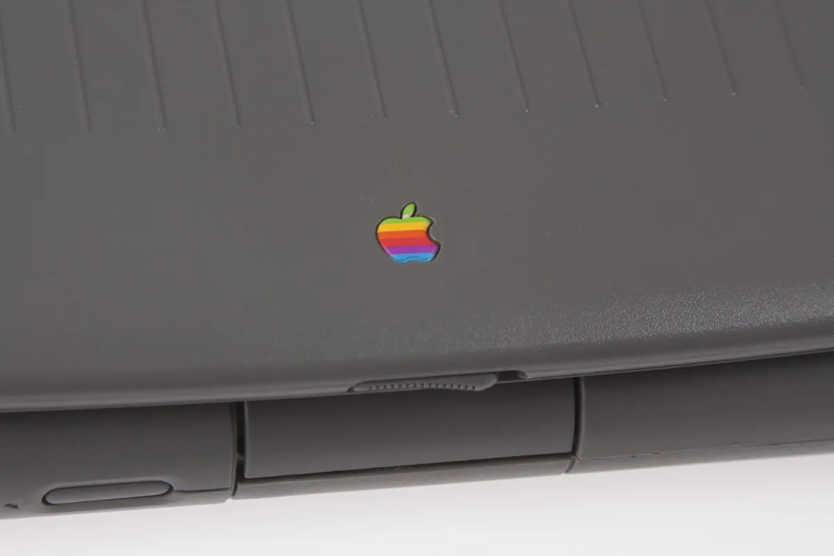 mac40th.com - Macintosh PowerBook Duo 210 (1992)