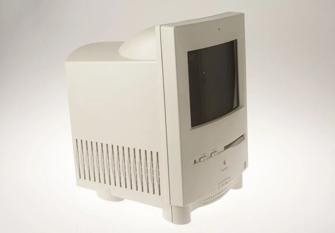 mac40th.com - Macintosh Color Classic (1993)