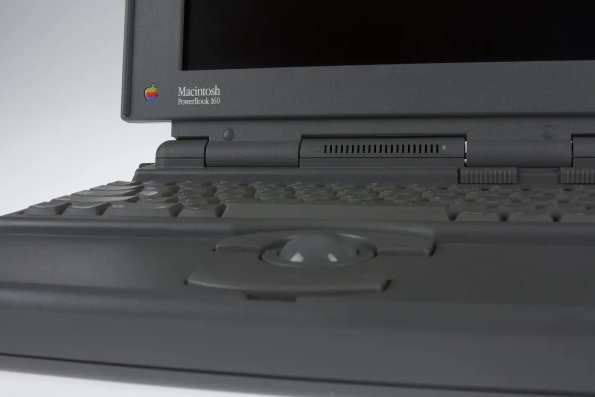 mac40th.com - Macintosh PowerBook 160 (1992)