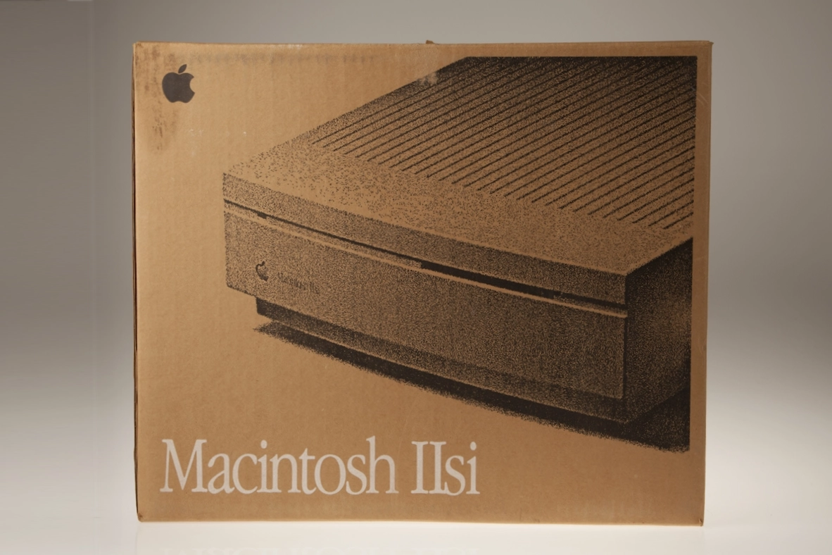 mac40th.com - Macintosh IIsi (1990)